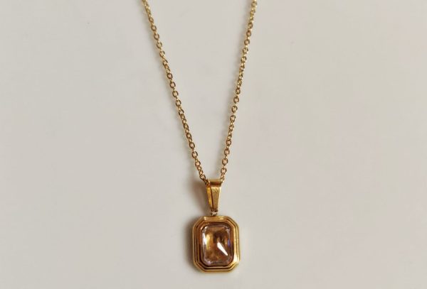 Zirkon Nug With Golden Chain Pendent